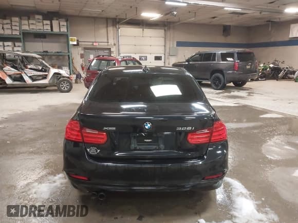 ✅ 2013 BMW 3 Series 328i xDrive • VIN: WBA3B3C5XDF532372 • Лот: 41876130. Опубликован ранее на IAAI с пробегом 121 545 миль. Бесплатный доступ к архиву аукционных продаж из США и подробный отчёт об истории автомобиля на DreamBid. Изображение 16.