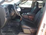 ✅ 2019 Chevrolet Silverado 1500 Work Truck • VIN: 1GCRWAEH8KZ391584 • Lot: 71599915. Wystawiony na Copart z przebiegiem 113 262 mil. Bezpłatny archiwum sprzedaży aukcyjnych z USA i szczegółowy raport historii pojazdu na DreamBid. Zdjęcie 7.