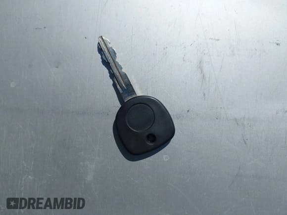 ✅ 2004 Chevrolet Silverado 2500 LT • VIN: 1GCGC23U64F158801 • Lot: 42887314. Wystawiony na IAAI z przebiegiem 124 427 mil. Bezpłatny archiwum sprzedaży aukcyjnych z USA i szczegółowy raport historii pojazdu na DreamBid. Zdjęcie 11.