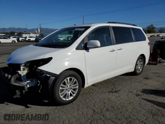 ✅ 2014 Toyota Sienna XLE • VIN: 5TDYK3DC8ES508790 • Lot: 90647505. Listed on Copart with 141,327 mi. Free auction sales archive from the USA and detailed vehicle history report at DreamBid. Image 1.