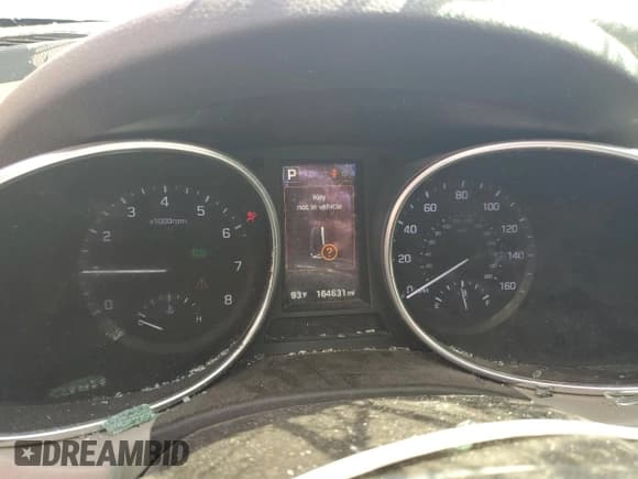 ✅ 2018 Hyundai Santa Fe 2.0T • VIN: 5XYZU4LA4JG529079 • Лот: 81975085. Опубликован ранее на Copart с пробегом 164 631 миль. Бесплатный доступ к архиву аукционных продаж из США и подробный отчёт об истории автомобиля на DreamBid. Изображение 9.