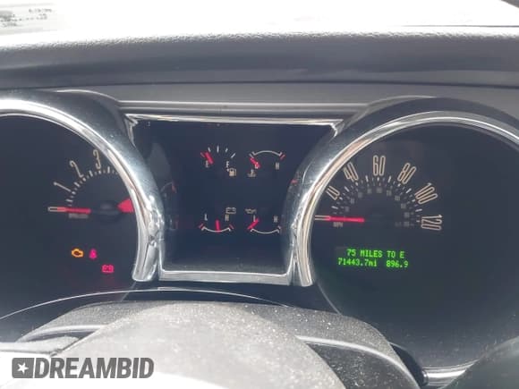 ✅ 2006 Ford Mustang Standard • VIN: 1ZVFT80N965178235 • Lot: 42021332. Listed on IAAI with 71,443 mi. Free auction sales archive from the USA and detailed vehicle history report at DreamBid. Image 7.