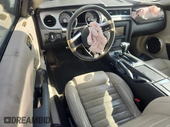 ✅ 2011 Ford Mustang V6 • VIN: 1ZVBP8AM7B5110325 • Lot: 64790755. Listed on Copart with 128,137 mi. Free auction sales archive from the USA and detailed vehicle history report at DreamBid. Image 8.