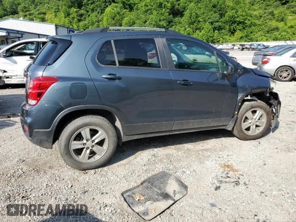 ✅ 2022 Chevrolet Trax LT • VIN: KL7CJPSM1NB541599 • Lot: 62885945. Wystawiony na Copart z przebiegiem 111 897 mil. Bezpłatny archiwum sprzedaży aukcyjnych z USA i szczegółowy raport historii pojazdu na DreamBid. Zdjęcie 3.
