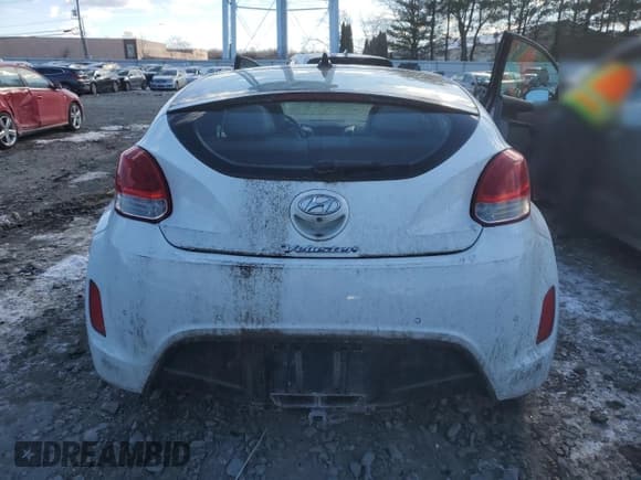 ✅ 2012 Hyundai Veloster w/Gray Int • VIN: KMHTC6AD4CU017871 • Lot: 87522275. Wystawiony na Copart z przebiegiem Nie podano. Bezpłatny archiwum sprzedaży aukcyjnych z USA i szczegółowy raport historii pojazdu na DreamBid. Zdjęcie 6.