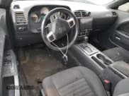 ✅ 2014 Dodge Challenger SXT • VIN: 2C3CDYAG7EH208945 • Lot: 81298214. Wystawiony na Copart z przebiegiem Nie podano. Bezpłatny archiwum sprzedaży aukcyjnych z USA i szczegółowy raport historii pojazdu na DreamBid. Zdjęcie 8.