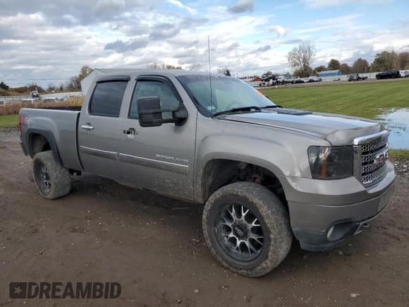 ✅ 2012 GMC Sierra 3500HD SRW Denali • VIN: 1GT426E81CF187957 • Lot: 91067225. Listed on Copart with 533,454 mi. Free auction sales archive from the USA and detailed vehicle history report at DreamBid. Image 4.