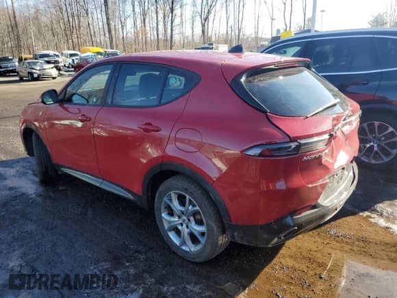 2024 Dodge Hornet R/T z VIN ZACPDFCW1R3A29639, wystawiony jako Copart lot #46232455 z przebiegiem 10 905 mil mil oraz Czysty tytuł • Clean title. Historia ofert i sprzedaży dostępna na DreamBid. Obrazek 2.