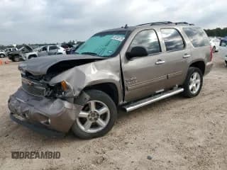 ✅ 2013 Chevrolet Tahoe LS • VIN: 1GNSCAE03DR220272 • Lot: 89700175. Wystawiony na Copart z przebiegiem 144 900 mil. Bezpłatny archiwum sprzedaży aukcyjnych z USA i szczegółowy raport historii pojazdu na DreamBid. Zdjęcie 1.