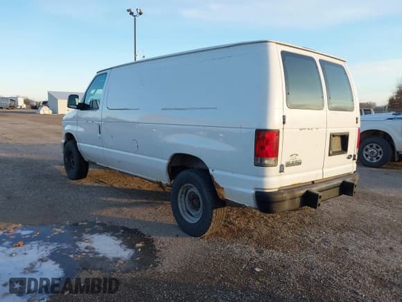 ✅ 2008 Ford Econoline Cargo Commercial • VIN: 1FTNE24W58DA97699 • Lot: 43768686. Wystawiony na IAAI z przebiegiem 195 181 mil. Bezpłatny archiwum sprzedaży aukcyjnych z USA i szczegółowy raport historii pojazdu na DreamBid. Zdjęcie 3.