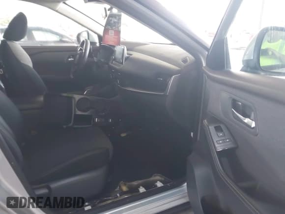 ✅ 2022 Nissan Rogue SV • VIN: 5N1BT3BA0NC676506 • Lot: 43652181. Wystawiony na IAAI z przebiegiem 57 991 mil. Bezpłatny archiwum sprzedaży aukcyjnych z USA i szczegółowy raport historii pojazdu na DreamBid. Zdjęcie 5.