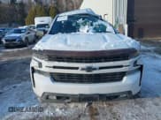 ✅ 2019 Chevrolet Silverado 1500 RST • VIN: 1GCRYEEDXKZ273955 • Lot: 41211019. Wystawiony na IAAI z przebiegiem Nie podano. Bezpłatny archiwum sprzedaży aukcyjnych z USA i szczegółowy raport historii pojazdu na DreamBid. Zdjęcie 13.