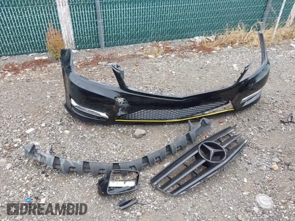 ✅ 2012 Mercedes-Benz C 300 Sport • VIN: WDDGF8BBXCR239216 • Lot: 43033772. Wystawiony na IAAI z przebiegiem 96 391 mil. Bezpłatny archiwum sprzedaży aukcyjnych z USA i szczegółowy raport historii pojazdu na DreamBid. Zdjęcie 12.