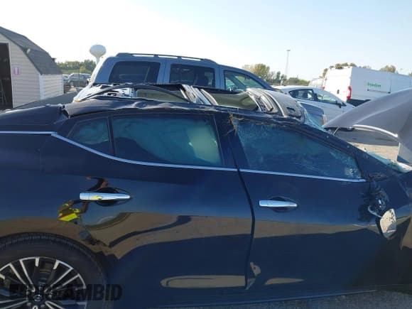 ✅ 2019 Nissan Maxima Platinum • VIN: 1N4AA6AV3KC378092 • Lot: 40527428. Listed on IAAI with 108,643 mi. Free auction sales archive from the USA and detailed vehicle history report at DreamBid. Image 6.