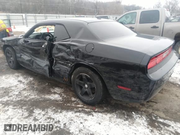 ✅ 2010 Dodge Challenger SE • VIN: 2B3CJ4DV3AH109316 • Lot: 41315941. Wystawiony na IAAI z przebiegiem 102 566 mil. Bezpłatny archiwum sprzedaży aukcyjnych z USA i szczegółowy raport historii pojazdu na DreamBid. Zdjęcie 3.