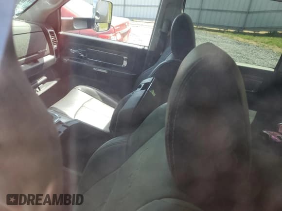 ✅ 2018 Ram 3500 Laramie • VIN: 3C63RRML4JG229460 • Lot: 53106035. Wystawiony na Copart z przebiegiem Nie podano. Bezpłatny archiwum sprzedaży aukcyjnych z USA i szczegółowy raport historii pojazdu na DreamBid. Zdjęcie 8.