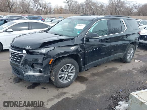 ✅ 2022 Chevrolet Traverse LT • VIN: 1GNEVHKW0NJ115133 • Lot: 41618573. Wystawiony na IAAI z przebiegiem 91 579 mil. Bezpłatny archiwum sprzedaży aukcyjnych z USA i szczegółowy raport historii pojazdu na DreamBid. Zdjęcie 16.