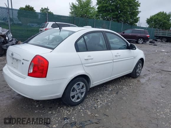 ✅ 2007 Hyundai Accent GLS • VIN: KMHCN46C27U093853 • Лот: 42318242. Опубликован ранее на IAAI с пробегом 143 865 миль. Бесплатный доступ к архиву аукционных продаж из США и подробный отчёт об истории автомобиля на DreamBid. Изображение 4.