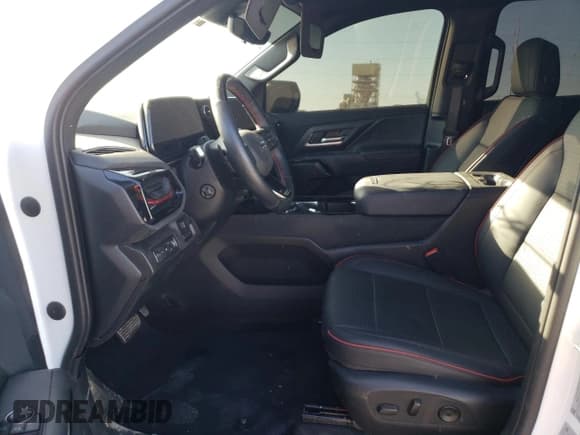 ✅ 2024 Chevrolet Silverado EV RST • VIN: 1GC40ZEL3RU302266 • Лот: 48977185. Опубликован ранее на Copart с пробегом Не указан. Бесплатный доступ к архиву аукционных продаж из США и подробный отчёт об истории автомобиля на DreamBid. Изображение 7.