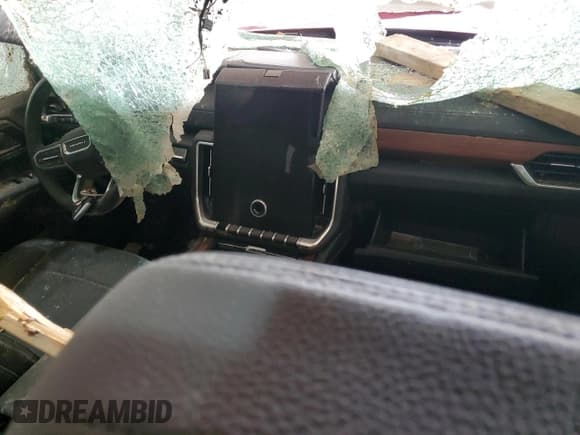 ✅ 2025 GMC Yukon Denali • VIN: 1GKS2DRL7SR104351 • Лот: 58592975. Опубликован ранее на Copart с пробегом Не указан. Бесплатный доступ к архиву аукционных продаж из США и подробный отчёт об истории автомобиля на DreamBid. Изображение 8.