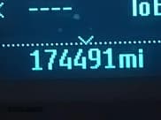 ✅ 2016 Ford Transit • VIN: 1FTYR1YG5GKA83973 • Lot: 43796380. Wystawiony na IAAI z przebiegiem 174 491 mil. Bezpłatny archiwum sprzedaży aukcyjnych z USA i szczegółowy raport historii pojazdu na DreamBid. Zdjęcie 16.