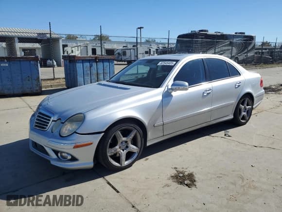 ✅ 2008 Mercedes-Benz E 350 Luxury • VIN: WDBUF56X98B305559 • Lot: 82545405. Wystawiony na Copart z przebiegiem 141 095 mil. Bezpłatny archiwum sprzedaży aukcyjnych z USA i szczegółowy raport historii pojazdu na DreamBid. Zdjęcie 1.