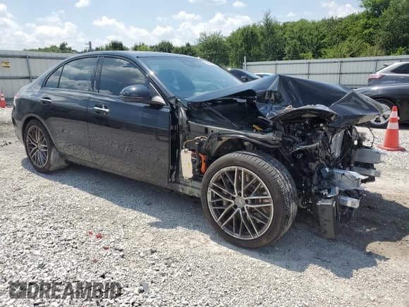 ✅ 2025 Mercedes-Benz C 63 S AMG E Performance • VIN: W1KAF8AB6SR254754 • Lot: 66328055. Wystawiony na Copart z przebiegiem 12 281 mil. Bezpłatny archiwum sprzedaży aukcyjnych z USA i szczegółowy raport historii pojazdu na DreamBid. Zdjęcie 4.