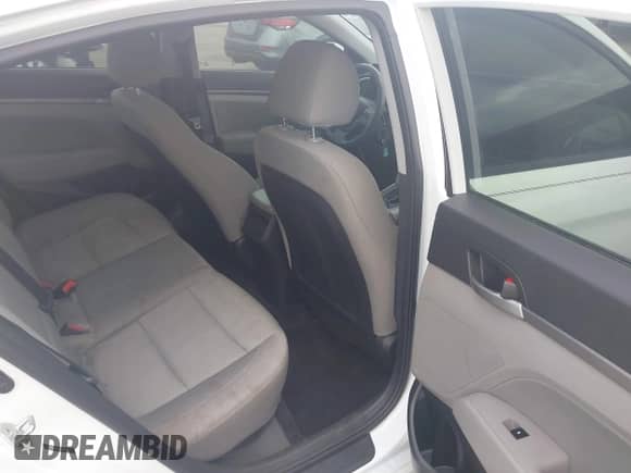 2017 Hyundai Elantra SE z VIN 5NPD84LF3HH180364, wystawiony jako IAAI lot #43339099 z przebiegiem 153 436 mil mil oraz . Historia ofert i sprzedaży dostępna na DreamBid. Obrazek 8.