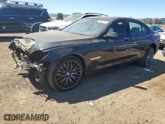 ✅ 2013 BMW 7 Series 750i • VIN: WBAYA8C50DC996696 • Lot: 69452715. Listed on Copart with 83,562 mi. Free auction sales archive from the USA and detailed vehicle history report at DreamBid. Image 1.