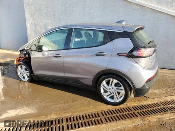 2023 Chevrolet Bolt EV 1LT z VIN 1G1FW6S03P4201654, wystawiony jako Copart lot #47861474 z przebiegiem 7 739 mil mil oraz . Historia ofert i sprzedaży dostępna na DreamBid. Obrazek 2.