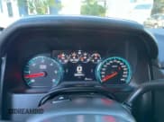 ✅ 2017 Chevrolet Suburban Premier • VIN: 1GNSKJKCXHR240591 • Lot: 91875275. Wystawiony na Copart z przebiegiem 305 907 mil. Bezpłatny archiwum sprzedaży aukcyjnych z USA i szczegółowy raport historii pojazdu na DreamBid. Zdjęcie 8.