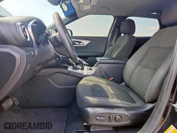 ✅ 2022 Chevrolet Blazer LT • VIN: 3GNKBCR45NS156004 • Lot: 81885995. Wystawiony na Copart z przebiegiem 57 720 mil. Bezpłatny archiwum sprzedaży aukcyjnych z USA i szczegółowy raport historii pojazdu na DreamBid. Zdjęcie 7.