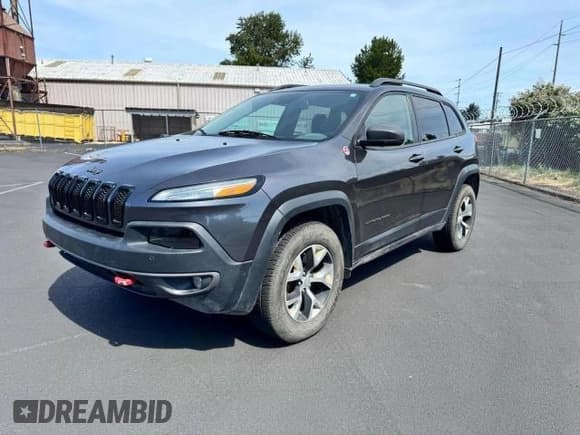 ✅ 2018 Jeep Cherokee Trailhawk • VIN: 1C4PJMBX0JD600413 • Лот: 70681635. Опубликован ранее на Copart с пробегом 64 879 миль. Бесплатный доступ к архиву аукционных продаж из США и подробный отчёт об истории автомобиля на DreamBid. Изображение 2.