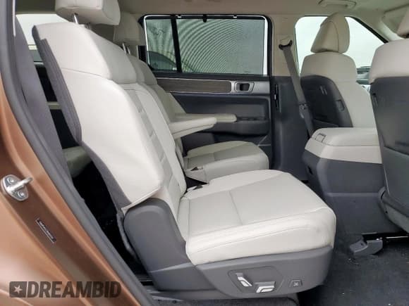 ✅ 2024 Hyundai Santa Fe Calligraphy • VIN: 5NMP54GL7RH055596 • Lot: 70839155. Listed on Copart with 10,311 mi. Free auction sales archive from the USA and detailed vehicle history report at DreamBid. Image 11.