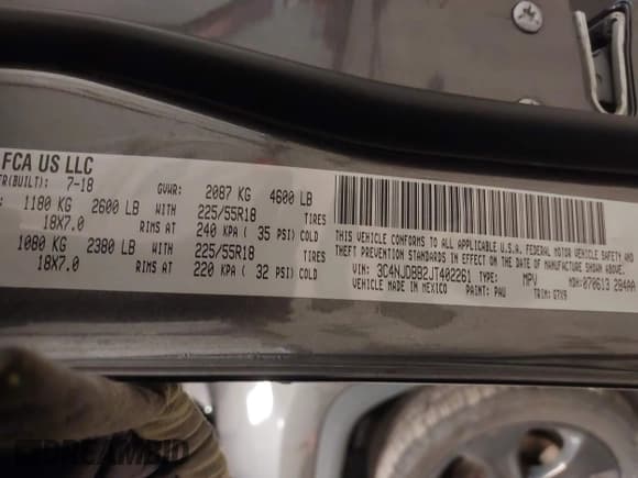 ✅ 2018 Jeep Compass Latitude • VIN: 3C4NJDBB2JT402261 • Lot: 43663748. Listed on IAAI with 124,976 mi. Free auction sales archive from the USA and detailed vehicle history report at DreamBid. Image 9.