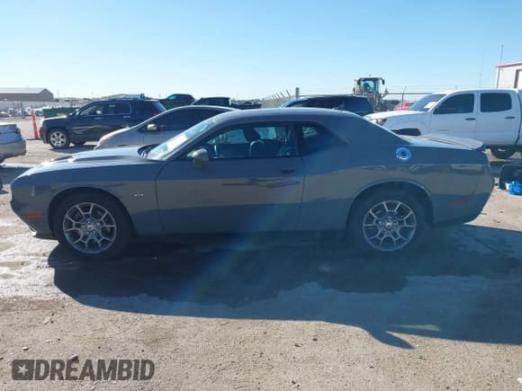 ✅ 2017 Dodge Challenger GT • VIN: 2C3CDZGG1HH543104 • Lot: 43501439. Wystawiony na IAAI z przebiegiem 76 510 mil. Bezpłatny archiwum sprzedaży aukcyjnych z USA i szczegółowy raport historii pojazdu na DreamBid. Zdjęcie 14.