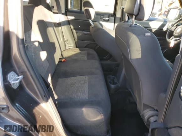 ✅ 2015 Jeep Patriot Sport • VIN: 1C4NJPBA4FD171093 • Lot: 90089505. Listed on Copart with 142,524 mi. Free auction sales archive from the USA and detailed vehicle history report at DreamBid. Image 10.