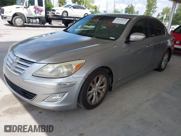✅ 2013 Hyundai Genesis 3.8L • VIN: KMHGC4DD9DU222363 • Lot: 43173539. Listed on IAAI with 155,739 mi. Free auction sales archive from the USA and detailed vehicle history report at DreamBid. Image 2.