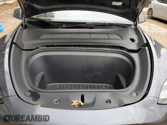 ✅ 2023 Tesla Model Y Performance • VIN: 7SAYGDEF6PF802246 • Lot: 90701715. Wystawiony na Copart z przebiegiem 36 430 mil. Bezpłatny archiwum sprzedaży aukcyjnych z USA i szczegółowy raport historii pojazdu na DreamBid. Zdjęcie 11.