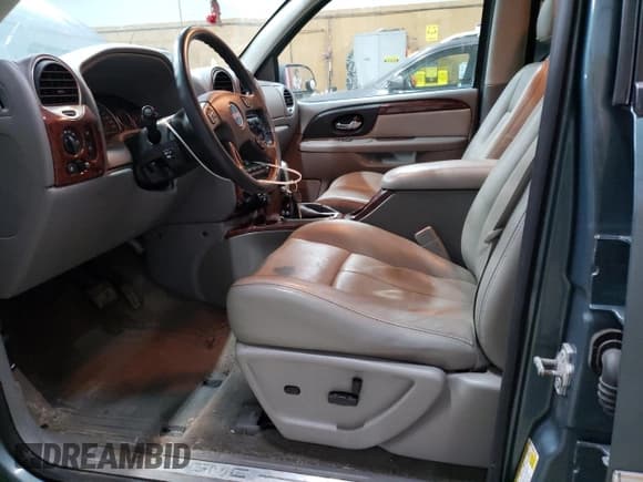 ✅ 2009 GMC Envoy SLT • VIN: 1GKDT43S392132284 • Lot: 86660705. Listed on Copart with 102,675 mi. Free auction sales archive from the USA and detailed vehicle history report at DreamBid. Image 7.