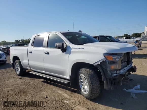 2022 Chevrolet Silverado 1500 Work Truck z VIN 1GCPDAEK4NZ613373, wystawiony jako Copart lot #83984315 z przebiegiem 69 074 mil mil oraz Szkoda całkowita • Salvage title. Historia ofert i sprzedaży dostępna na DreamBid. Obrazek 4.