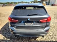 ✅ 2019 BMW X1 sDrive28i • VIN: WBXHU7C53K5L10417 • Lot: 86450305. Wystawiony na Copart z przebiegiem 52 914 mil. Bezpłatny archiwum sprzedaży aukcyjnych z USA i szczegółowy raport historii pojazdu na DreamBid. Zdjęcie 6.