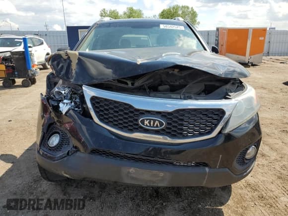 ✅ 2012 Kia Sorento EX • VIN: 5XYKUDA6XCG245202 • Lot: 58542525. Wystawiony na Copart z przebiegiem Nie podano. Bezpłatny archiwum sprzedaży aukcyjnych z USA i szczegółowy raport historii pojazdu na DreamBid. Zdjęcie 5.