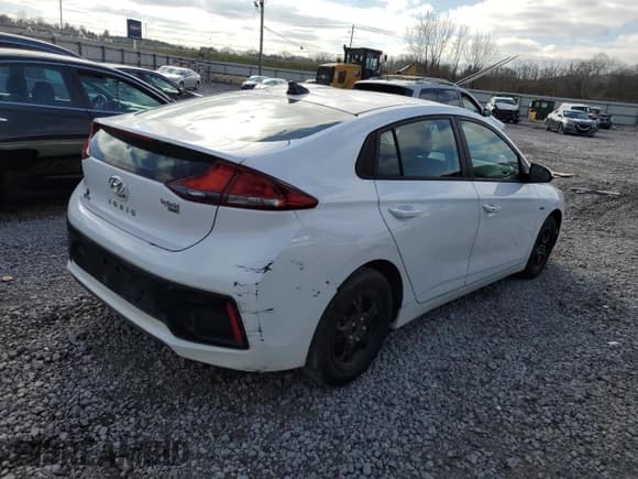 ✅ 2017 Hyundai Ioniq Blue • VIN: KMHC65LC5HU039570 • Lot: 87596085. Wystawiony na Copart z przebiegiem 155 527 mil. Bezpłatny archiwum sprzedaży aukcyjnych z USA i szczegółowy raport historii pojazdu na DreamBid. Zdjęcie 3.