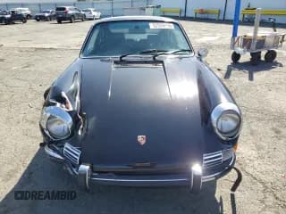 ✅ 1971 Porsche 911 • VIN: 9111120590 • Lot: 52559665. Listed on Copart with 44,582 mi. Free auction sales archive from the USA and detailed vehicle history report at DreamBid. Image 5.