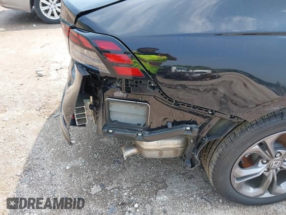 ✅ 2024 Honda Accord EX • VIN: 1HGCY1F30RA040973 • Lot: 42848436. Listed on IAAI with Not provided. Free auction sales archive from the USA and detailed vehicle history report at DreamBid. Image 18.