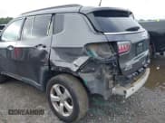 ✅ 2019 Jeep Compass Latitude • VIN: 3C4NJDBB4KT593344 • Lot: 42591052. Wystawiony na IAAI z przebiegiem 120 251 mil. Bezpłatny archiwum sprzedaży aukcyjnych z USA i szczegółowy raport historii pojazdu na DreamBid. Zdjęcie 6.