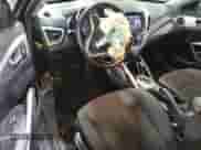 ✅ 2017 Hyundai Veloster Value Edition • VIN: KMHTC6AD3HU310121 • Лот: 84523455. Опубликован ранее на Copart с пробегом 87 258 миль. Бесплатный доступ к архиву аукционных продаж из США и подробный отчёт об истории автомобиля на DreamBid. Изображение 8.