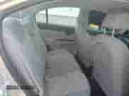 2008 Hyundai Accent L z VIN KMHCN45C88U246965, wystawiony jako Copart lot #57620855 z przebiegiem 107 852 mil mil oraz Szkoda całkowita • Salvage title. Historia ofert i sprzedaży dostępna na DreamBid. Obrazek 10.