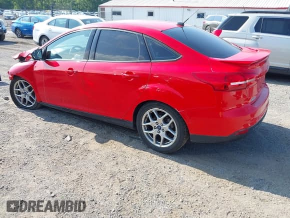 ✅ 2015 Ford Focus SE • VIN: 1FADP3F22FL228683 • Lot: 43024170. Wystawiony na IAAI z przebiegiem 148 765 mil. Bezpłatny archiwum sprzedaży aukcyjnych z USA i szczegółowy raport historii pojazdu na DreamBid. Zdjęcie 3.